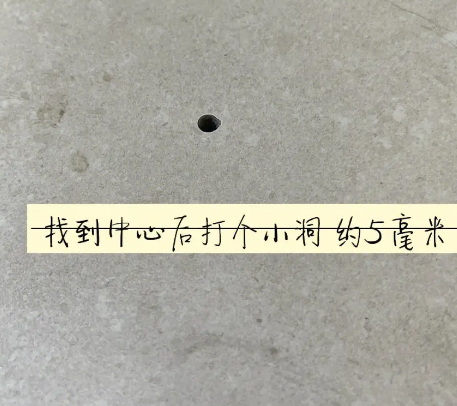 松江瓷砖空鼓维修公司专业解答在瓷砖铺贴过程中，如果砂料搅拌不均匀，将会带来以下问题